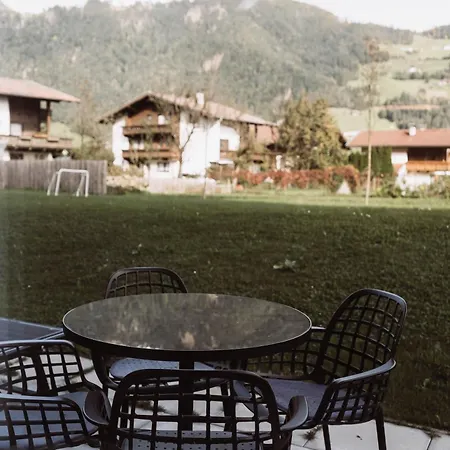 Lebe'schlitters - Ferienapartmenthaus Im Zillertal 아파트