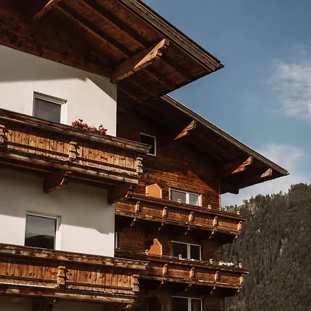 Lebe`schlitters - Ferienapartmenthaus Im Zillertal Apartment *